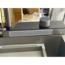 Chiuvetă bucătărie inox satin HD7550 multifuncțională (baterie cu 3 moduri de curgere, consolă din sticlă,  2 tăvițe de scurgere, tocător din lemn, spălător de pahare, dozator detergent de vase)