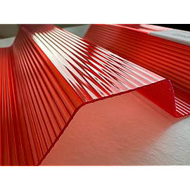 Placă din policarbonat compact/solid 1mm x 1060mm x 2000mm, cu profil trapez 76/18 multiliniar roșu