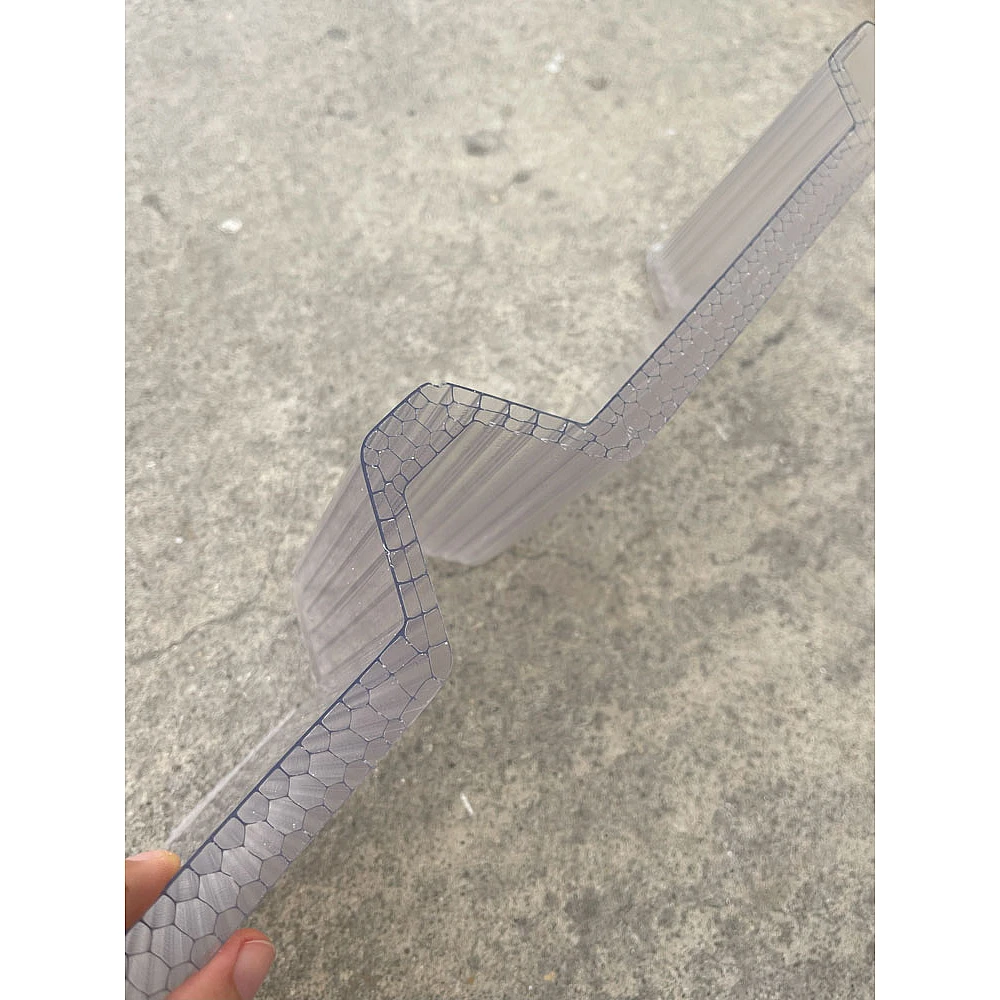 Luminatoare hală din policarbonat celular Greca, 16mm grosime, 5 ondulații de 40mm și structură tip fagure (preț/mp)